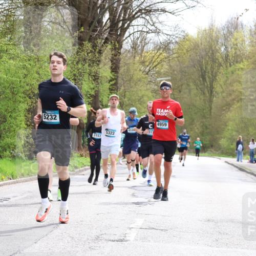 12.04.2026 - 45. Internationalen Wilhelmsburger Insellauf Yannick Fuchs http://msf.ph/oto/9503217 12.04.2026 12:48:47 Laufen 5232, 4959, 459, 317, 5322, 3157 meine-sportfotos.de