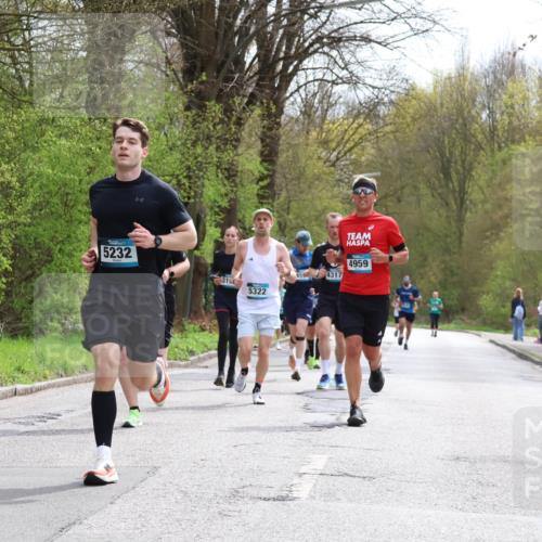 12.04.2026 - 45. Internationalen Wilhelmsburger Insellauf Yannick Fuchs http://msf.ph/oto/9503218 12.04.2026 12:48:47 Laufen 5232, 4959, 45, 4317, 31, 5322 meine-sportfotos.de