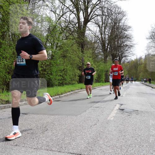 12.04.2026 - 45. Internationalen Wilhelmsburger Insellauf Yannick Fuchs http://msf.ph/oto/9503229 12.04.2026 12:48:50 Laufen 5232, 3661, 4959 meine-sportfotos.de