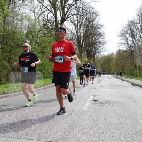 12.04.2026 - 45. Internationalen Wilhelmsburger Insellauf Yannick Fuchs http://msf.ph/oto/9503236 12.04.2026 12:48:51 Laufen 3661, 9, 4959, 4317, 4599 meine-sportfotos.de