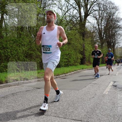 12.04.2026 - 45. Internationalen Wilhelmsburger Insellauf Yannick Fuchs http://msf.ph/oto/9503240 12.04.2026 12:48:52 Laufen 5322, 4317, 4599 meine-sportfotos.de