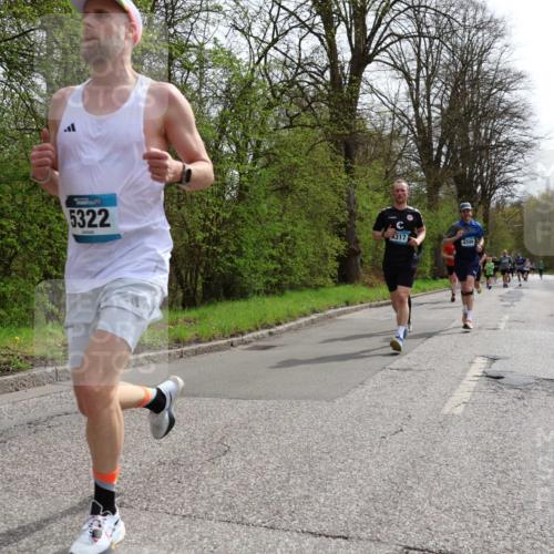 12.04.2026 - 45. Internationalen Wilhelmsburger Insellauf Yannick Fuchs http://msf.ph/oto/9503241 12.04.2026 12:48:52 Laufen 5322, 4317, 4599 meine-sportfotos.de