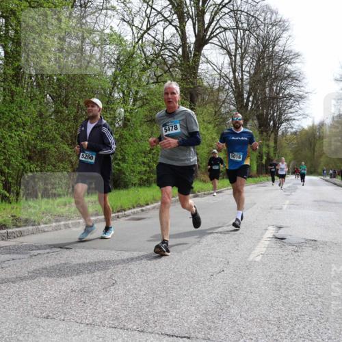 12.04.2026 - 45. Internationalen Wilhelmsburger Insellauf Yannick Fuchs http://msf.ph/oto/9503284 12.04.2026 12:49:01 Laufen 5260, 5478, 4873, 5016 meine-sportfotos.de