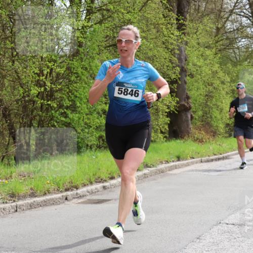 12.04.2026 - 45. Internationalen Wilhelmsburger Insellauf Yannick Fuchs http://msf.ph/oto/9503340 12.04.2026 12:49:15 Laufen 45, 5846, 2707, 4570 meine-sportfotos.de