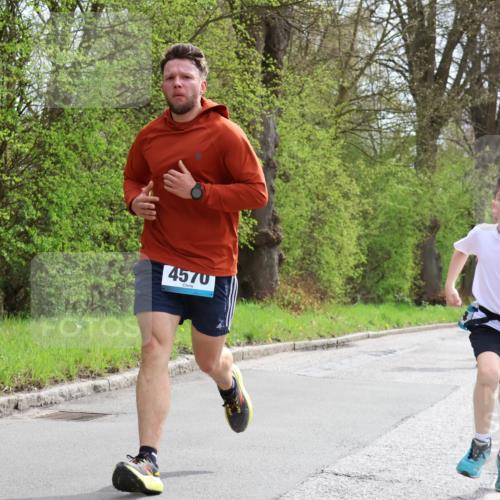 12.04.2026 - 45. Internationalen Wilhelmsburger Insellauf Yannick Fuchs http://msf.ph/oto/9503354 12.04.2026 12:49:19 Laufen 4570, 3396 meine-sportfotos.de