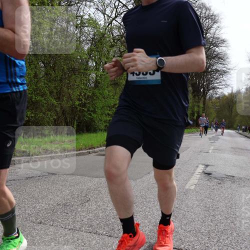 12.04.2026 - 45. Internationalen Wilhelmsburger Insellauf Yannick Fuchs http://msf.ph/oto/9503374 12.04.2026 12:49:23 Laufen 300, 4537 meine-sportfotos.de