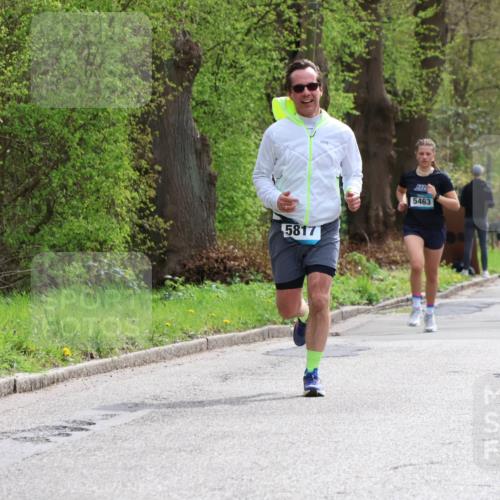12.04.2026 - 45. Internationalen Wilhelmsburger Insellauf Yannick Fuchs http://msf.ph/oto/9503443 12.04.2026 12:49:45 Laufen 5817, 1414, 5463, 532 meine-sportfotos.de