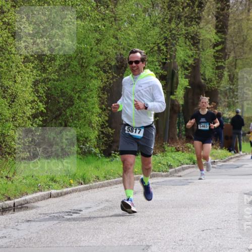 12.04.2026 - 45. Internationalen Wilhelmsburger Insellauf Yannick Fuchs http://msf.ph/oto/9503448 12.04.2026 12:49:46 Laufen 5817, 5463, 5321 meine-sportfotos.de