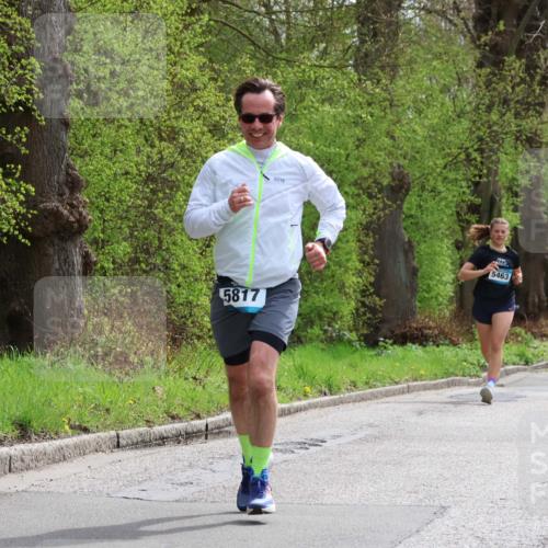 12.04.2026 - 45. Internationalen Wilhelmsburger Insellauf Yannick Fuchs http://msf.ph/oto/9503452 12.04.2026 12:49:47 Laufen 5817, 5463, 4811, 532 meine-sportfotos.de