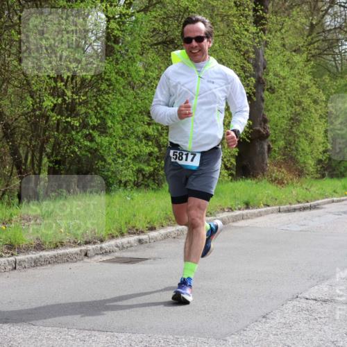 12.04.2026 - 45. Internationalen Wilhelmsburger Insellauf Yannick Fuchs http://msf.ph/oto/9503462 12.04.2026 12:49:49 Laufen 5817, 9463 meine-sportfotos.de