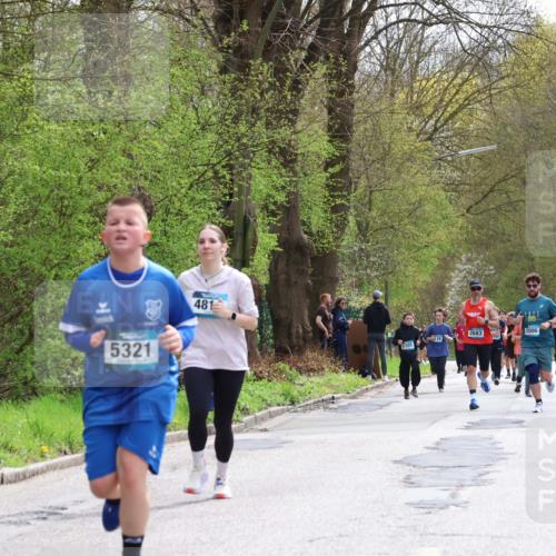 12.04.2026 - 45. Internationalen Wilhelmsburger Insellauf Yannick Fuchs http://msf.ph/oto/9503479 12.04.2026 12:49:54 Laufen 5321, 481, 5101, 2683, 1125, 2006 meine-sportfotos.de