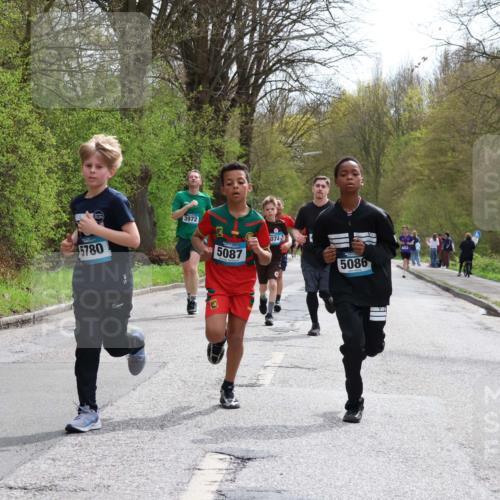 12.04.2026 - 45. Internationalen Wilhelmsburger Insellauf Yannick Fuchs http://msf.ph/oto/9503549 12.04.2026 12:50:11 Laufen 5780, 3972, 5087, 074, 5086 meine-sportfotos.de