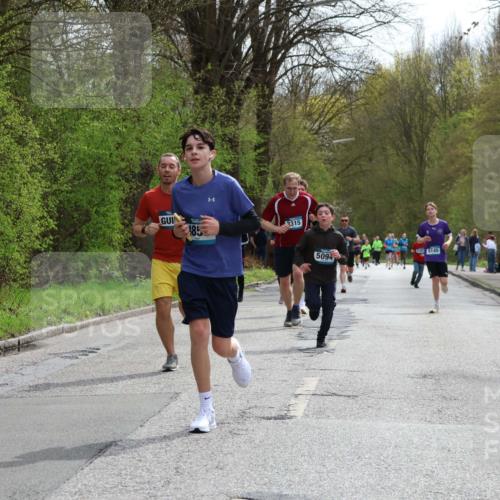 12.04.2026 - 45. Internationalen Wilhelmsburger Insellauf Yannick Fuchs http://msf.ph/oto/9503591 12.04.2026 12:50:18 Laufen 485, 3315, 5094, 5145 meine-sportfotos.de