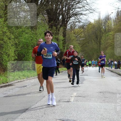 12.04.2026 - 45. Internationalen Wilhelmsburger Insellauf Yannick Fuchs http://msf.ph/oto/9503592 12.04.2026 12:50:19 Laufen 4859, 5094, 5145 meine-sportfotos.de