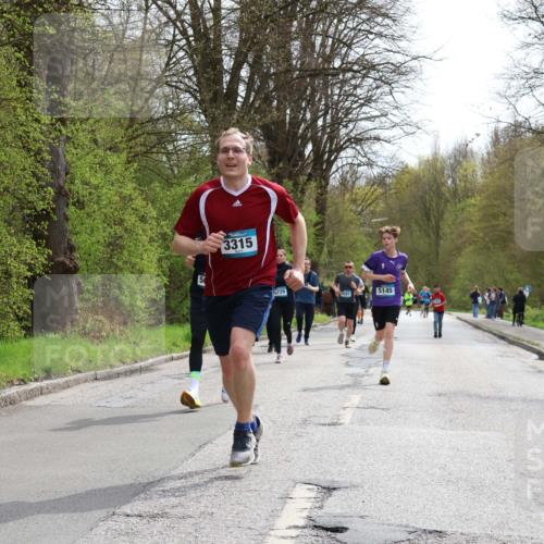 12.04.2026 - 45. Internationalen Wilhelmsburger Insellauf Yannick Fuchs http://msf.ph/oto/9503610 12.04.2026 12:50:22 Laufen 3315, 729, 4581, 5145 meine-sportfotos.de