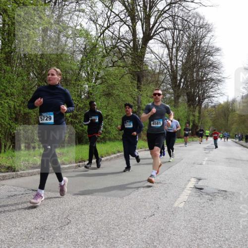 12.04.2026 - 45. Internationalen Wilhelmsburger Insellauf Yannick Fuchs http://msf.ph/oto/9503641 12.04.2026 12:50:28 Laufen 5729, 5141, 4581, 5798 meine-sportfotos.de