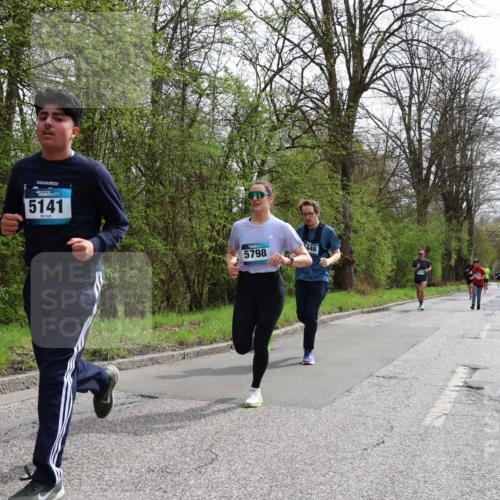 12.04.2026 - 45. Internationalen Wilhelmsburger Insellauf Yannick Fuchs http://msf.ph/oto/9503650 12.04.2026 12:50:30 Laufen 5133, 2, 5141, 5798, 446 meine-sportfotos.de