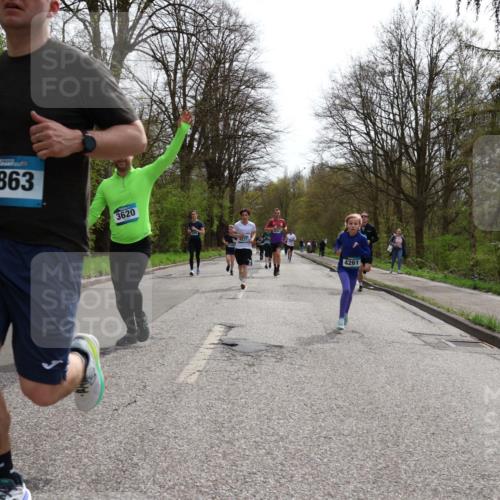 12.04.2026 - 45. Internationalen Wilhelmsburger Insellauf Yannick Fuchs http://msf.ph/oto/9503754 12.04.2026 12:50:52 Laufen 5863, 3620, 4237, 4261 meine-sportfotos.de