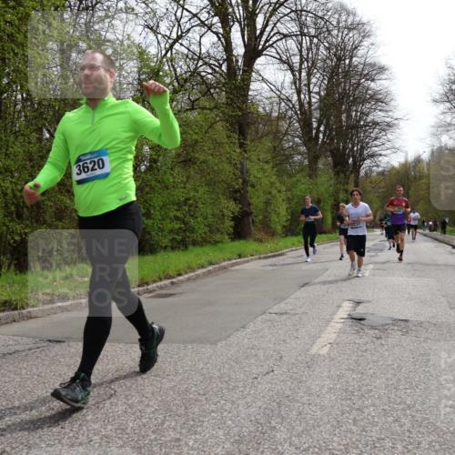 12.04.2026 - 45. Internationalen Wilhelmsburger Insellauf Yannick Fuchs http://msf.ph/oto/9503759 12.04.2026 12:50:53 Laufen 3620, 4261 meine-sportfotos.de