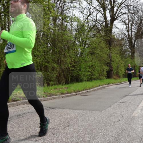 12.04.2026 - 45. Internationalen Wilhelmsburger Insellauf Yannick Fuchs http://msf.ph/oto/9503761 12.04.2026 12:50:53 Laufen 3620, 237 meine-sportfotos.de