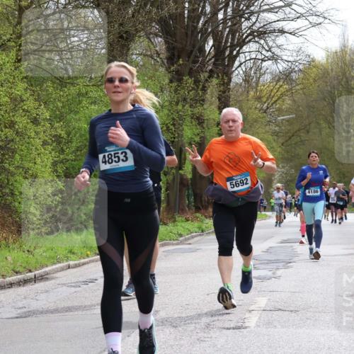 12.04.2026 - 45. Internationalen Wilhelmsburger Insellauf Yannick Fuchs http://msf.ph/oto/9503834 12.04.2026 12:51:07 Laufen 4853, 5692, 4186, 482 meine-sportfotos.de