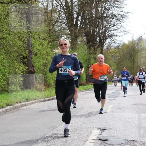 12.04.2026 - 45. Internationalen Wilhelmsburger Insellauf Yannick Fuchs http://msf.ph/oto/9503835 12.04.2026 12:51:07 Laufen 4853, 867, 5692 meine-sportfotos.de