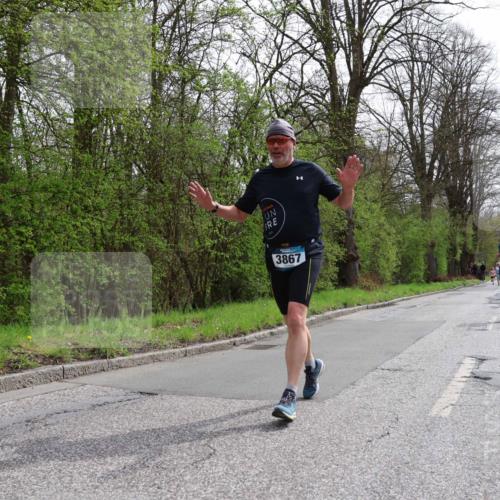 12.04.2026 - 45. Internationalen Wilhelmsburger Insellauf Yannick Fuchs http://msf.ph/oto/9503850 12.04.2026 12:51:10 Laufen 3867, 4186 meine-sportfotos.de