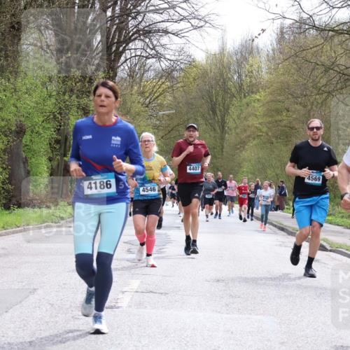 12.04.2026 - 45. Internationalen Wilhelmsburger Insellauf Yannick Fuchs http://msf.ph/oto/9503855 12.04.2026 12:51:11 Laufen 4186, 4546, 4407, 2447, 4740, 4569, 482 meine-sportfotos.de