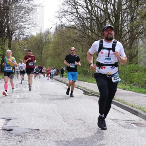 12.04.2026 - 45. Internationalen Wilhelmsburger Insellauf Yannick Fuchs http://msf.ph/oto/9503860 12.04.2026 12:51:12 Laufen 4186, 4546, 4622, 4407, 4569, 482 meine-sportfotos.de