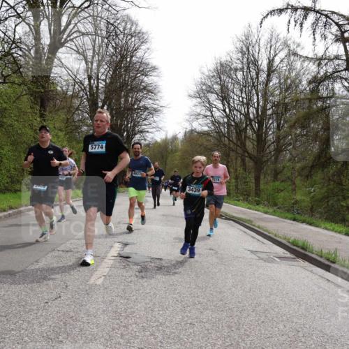 12.04.2026 - 45. Internationalen Wilhelmsburger Insellauf Yannick Fuchs http://msf.ph/oto/9503921 12.04.2026 12:51:25 Laufen 3409, 5774, 4937, 3439, 2578 meine-sportfotos.de