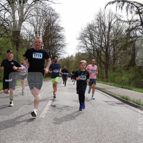 12.04.2026 - 45. Internationalen Wilhelmsburger Insellauf Yannick Fuchs http://msf.ph/oto/9503923 12.04.2026 12:51:26 Laufen 5807, 3409, 5774, 4937, 3439, 2578 meine-sportfotos.de