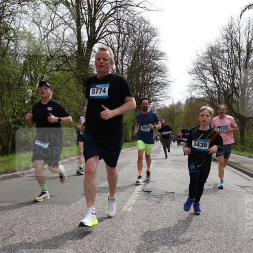 12.04.2026 - 45. Internationalen Wilhelmsburger Insellauf Yannick Fuchs http://msf.ph/oto/9503925 12.04.2026 12:51:26 Laufen 3409, 5774, 4937, 3439, 2578 meine-sportfotos.de