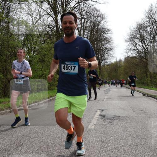 12.04.2026 - 45. Internationalen Wilhelmsburger Insellauf Yannick Fuchs http://msf.ph/oto/9503933 12.04.2026 12:51:27 Laufen 5807, 4937, 25 meine-sportfotos.de