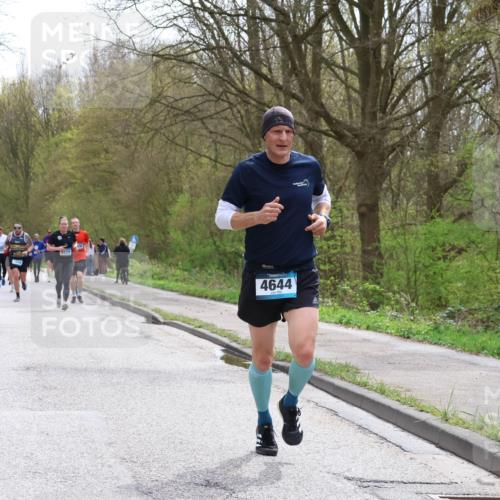 12.04.2026 - 45. Internationalen Wilhelmsburger Insellauf Yannick Fuchs http://msf.ph/oto/9503939 12.04.2026 12:51:29 Laufen 228, 4644 meine-sportfotos.de