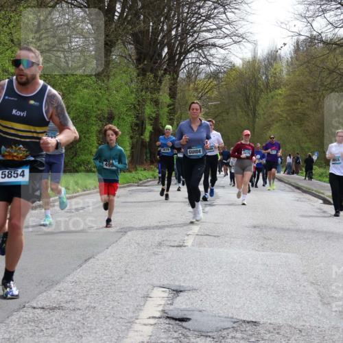 12.04.2026 - 45. Internationalen Wilhelmsburger Insellauf Yannick Fuchs http://msf.ph/oto/9503967 12.04.2026 12:51:37 Laufen 492, 5854, 5679, 3479, 4955 meine-sportfotos.de