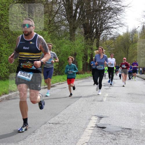 12.04.2026 - 45. Internationalen Wilhelmsburger Insellauf Yannick Fuchs http://msf.ph/oto/9503969 12.04.2026 12:51:37 Laufen 5854, 922, 3479, 4929, 4955 meine-sportfotos.de