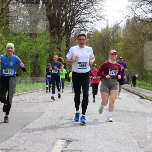 12.04.2026 - 45. Internationalen Wilhelmsburger Insellauf Yannick Fuchs http://msf.ph/oto/9503984 12.04.2026 12:51:40 Laufen 5679, 2771, 5744, 4666, 3479 meine-sportfotos.de