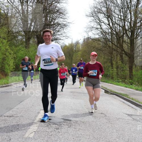 12.04.2026 - 45. Internationalen Wilhelmsburger Insellauf Yannick Fuchs http://msf.ph/oto/9503991 12.04.2026 12:51:42 Laufen 5679, 5744, 2771, 4666, 4259, 2675, 79 meine-sportfotos.de