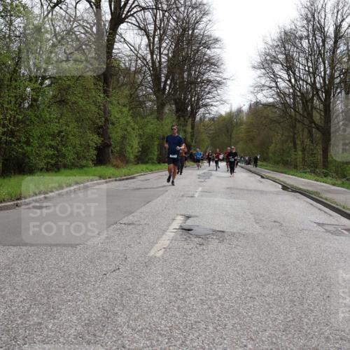 12.04.2026 - 45. Internationalen Wilhelmsburger Insellauf Yannick Fuchs http://msf.ph/oto/9504039 12.04.2026 12:51:51 Laufen 2057 meine-sportfotos.de