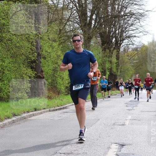 12.04.2026 - 45. Internationalen Wilhelmsburger Insellauf Yannick Fuchs http://msf.ph/oto/9504045 12.04.2026 12:51:53 Laufen 2057, 3616, 5675, 3863 meine-sportfotos.de