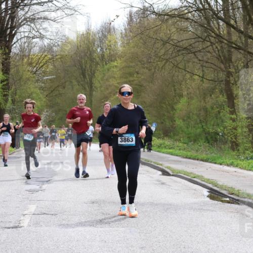 12.04.2026 - 45. Internationalen Wilhelmsburger Insellauf Yannick Fuchs http://msf.ph/oto/9504052 12.04.2026 12:51:54 Laufen 613, 5782, 3863 meine-sportfotos.de