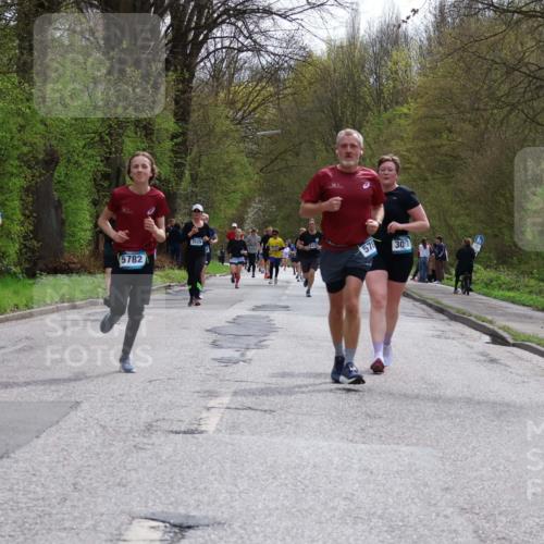 12.04.2026 - 45. Internationalen Wilhelmsburger Insellauf Yannick Fuchs http://msf.ph/oto/9504063 12.04.2026 12:51:56 Laufen 5613, 5782, 578, 301, 386 meine-sportfotos.de