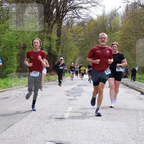 12.04.2026 - 45. Internationalen Wilhelmsburger Insellauf Yannick Fuchs http://msf.ph/oto/9504068 12.04.2026 12:51:57 Laufen 5613, 5782, 3525, 578, 301 meine-sportfotos.de