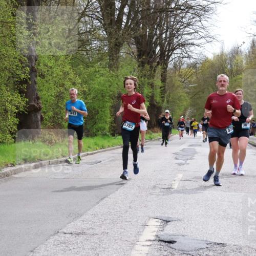 12.04.2026 - 45. Internationalen Wilhelmsburger Insellauf Yannick Fuchs http://msf.ph/oto/9504069 12.04.2026 12:51:57 Laufen 5613, 5782, 578, 301 meine-sportfotos.de