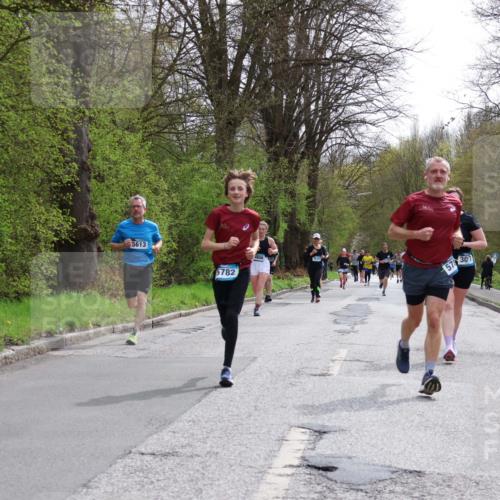 12.04.2026 - 45. Internationalen Wilhelmsburger Insellauf Yannick Fuchs http://msf.ph/oto/9504072 12.04.2026 12:51:58 Laufen 5613, 6782, 578, 307 meine-sportfotos.de