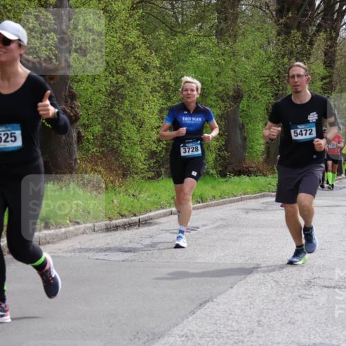 12.04.2026 - 45. Internationalen Wilhelmsburger Insellauf Yannick Fuchs http://msf.ph/oto/9504112 12.04.2026 12:52:05 Laufen 3525, 3728, 5472, 4187, 5276, 4754 meine-sportfotos.de