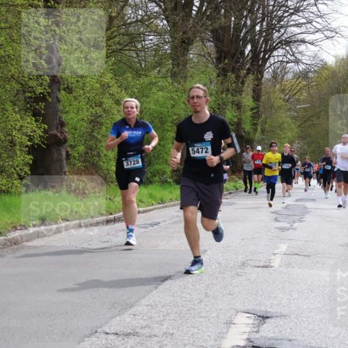 12.04.2026 - 45. Internationalen Wilhelmsburger Insellauf Yannick Fuchs http://msf.ph/oto/9504116 12.04.2026 12:52:06 Laufen 3728, 5472, 3623 meine-sportfotos.de