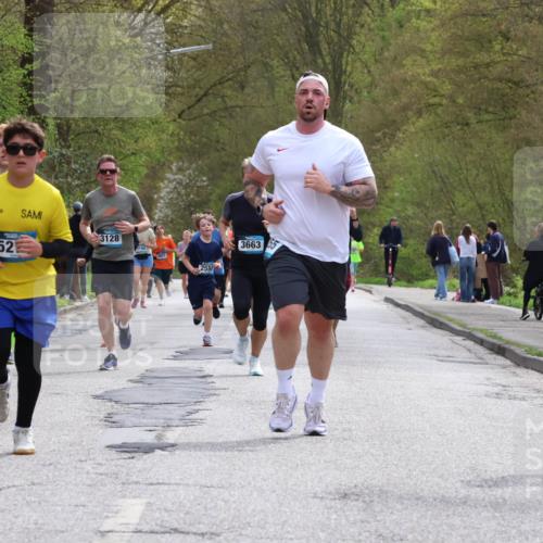 12.04.2026 - 45. Internationalen Wilhelmsburger Insellauf Yannick Fuchs http://msf.ph/oto/9504132 12.04.2026 12:52:09 Laufen 4097, 52, 3128, 192, 2550, 3663, 3623 meine-sportfotos.de