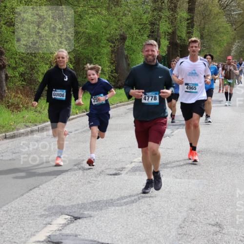 12.04.2026 - 45. Internationalen Wilhelmsburger Insellauf Yannick Fuchs http://msf.ph/oto/9504163 12.04.2026 12:52:18 Laufen 4965, 4778, 25 meine-sportfotos.de