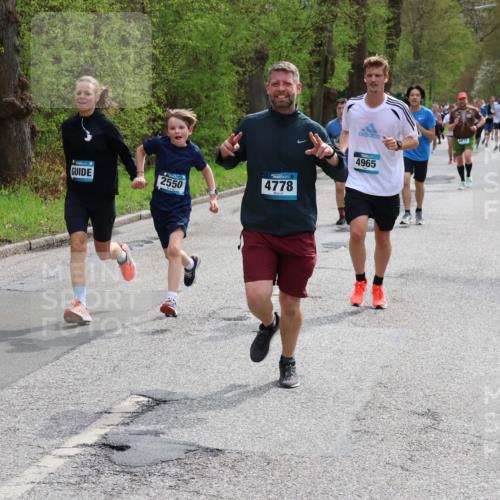 12.04.2026 - 45. Internationalen Wilhelmsburger Insellauf Yannick Fuchs http://msf.ph/oto/9504165 12.04.2026 12:52:18 Laufen 4965, 4778, 2550 meine-sportfotos.de